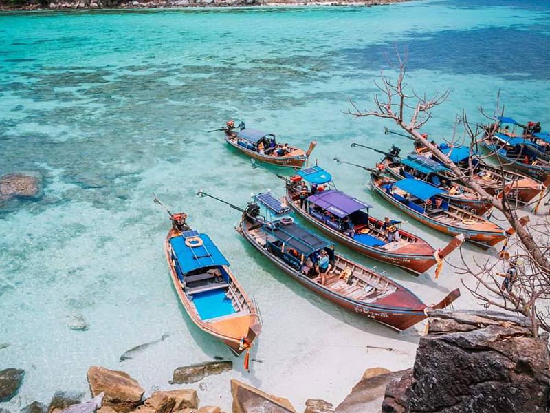 ทัวร์ในประเทศเที่ยวที่ "เกาะหลีเป๊ะ" วันหยุดปลายปี จังหวัด สตูล 1732711657Sayhithailand01.jpg