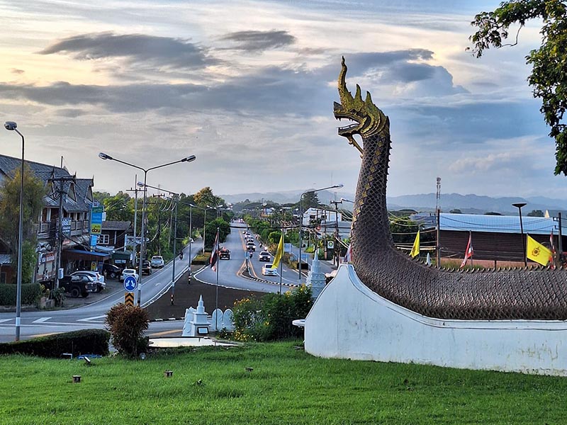 พาเที่ยววัด พระธาตุแช่แห้ง (Phra That Chae Haeng @Nan Province ) จังหวัดน่าน 1733408355Sayhithailand03.jpg