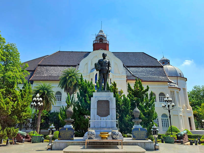 พาเที่ยว พระราชวังบ้านปืน ( Ban Puen Palace ) พระรามราชนิเวศน์ | ที่เที่ยวเพชรบุรี 1739888069Sayhithailand01.jpg