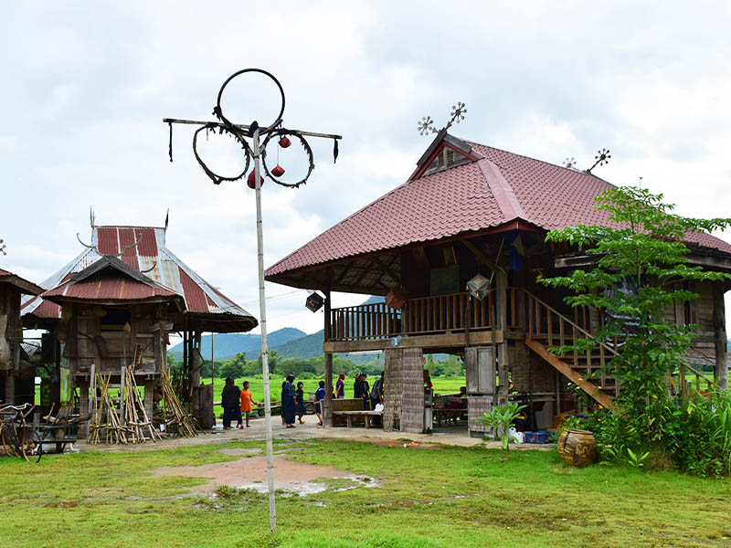 หมู่บ้านวัฒนธรรมไทดำ ( Tai Dam Cultural Village ) บ้านนาป่าหนาด เชียงคาน | เลย 1750686868Sayhithailand01.jpg