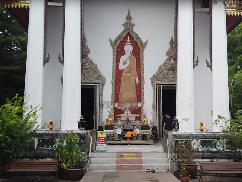 ไหว้พระ วัดกำแพงบางจาก (Wat Kamphaeng Bang Chak in Bangkok )กราบหลวงพ่อบุษราคัม กรุงเทพ 1731506558Sayhithailand01.jpg