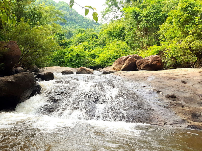 ท่องเที่ยวน้ำตกนางรอง (Nang Rong Waterfall ) นครนายก 1732368771Sayhithailand01.jpg