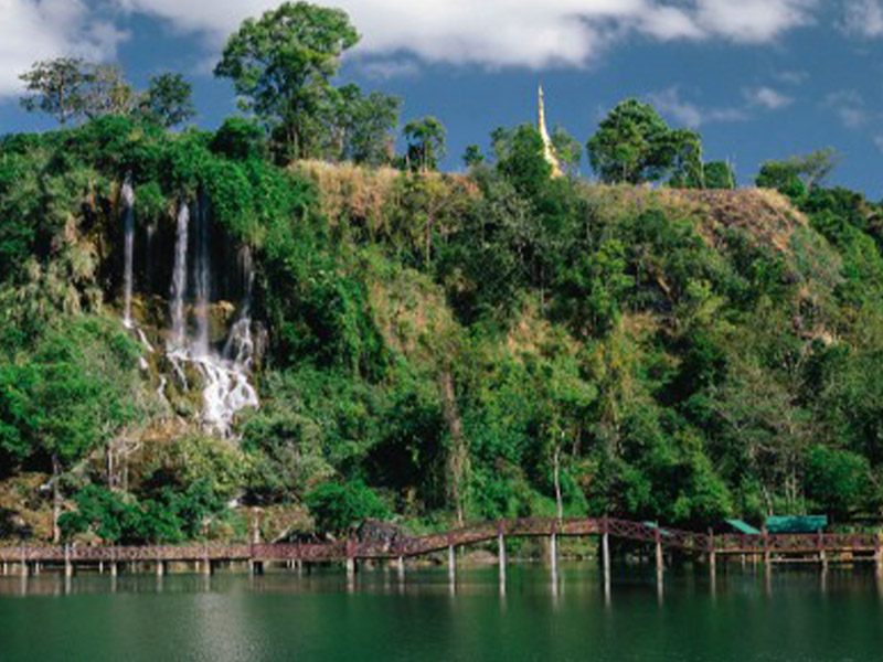 น้ำตกสวยแห่งแม่สอด น้ำตกธารารักษ์ (Thararak Waterfall ) @ตาก | จังหวัดตาก 1746705195Sayhithailand01.jpg