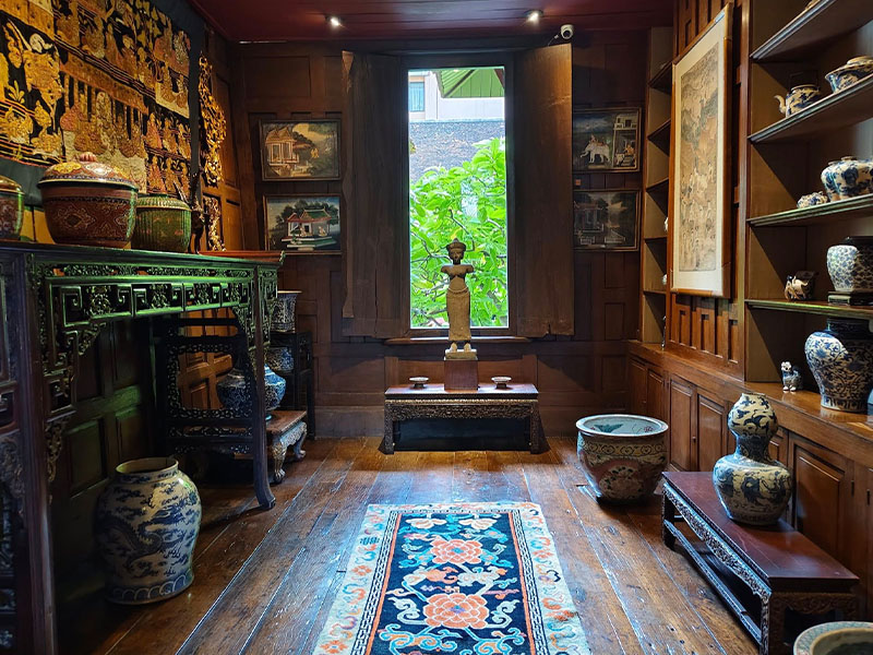 พิพิธภัณฑ์บ้าน จิม ทอมป์สัน ( Jim Thompson House Museum ) มรดกแห่งผ้าไหมและวัฒนธรรม | กรุงเทพ 1746944616Sayhithailand01.jpg