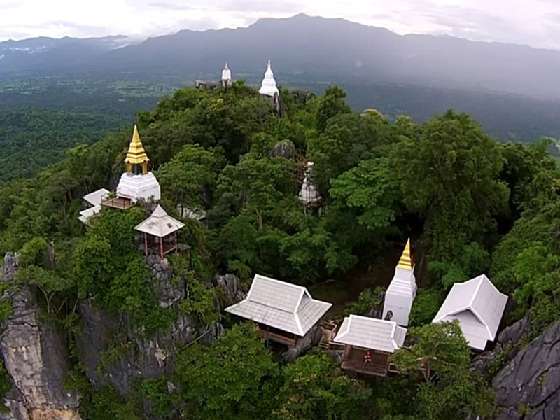 วัดเฉลิมพระเกียรติพระจอมเกล้าราชานุสรณ์ ( Wat Chaloem Phrakiat Phra Chom Klao ) | ลำปาง 1747146291Sayhithailand01.jpg