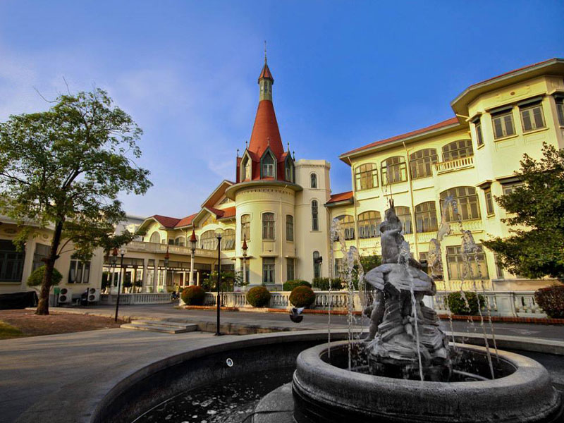 ร้านกาแฟนรสิงห์ ( Cafe Narasingh ,Phyathai Palace) ณ พระราชวังพญาไท | กรุงเทพ 1747496170Sayhithailand01.jpg