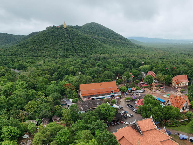 วัดพระพุทธบาทตากผ้า ( Wat Phra Phutthabat Tak Pha ) อำเภอป่าซาง | ลำพูน 1747581409Sayhithailand01.jpg