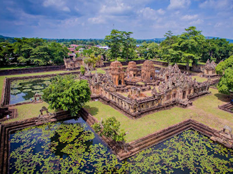 ปราสาทเมืองต่ำ ( Prasat Muang Tam ) อำเภอประโคนชัย | จังหวัดบุรีรัมย์ 1747753653Sayhithailand01.jpg