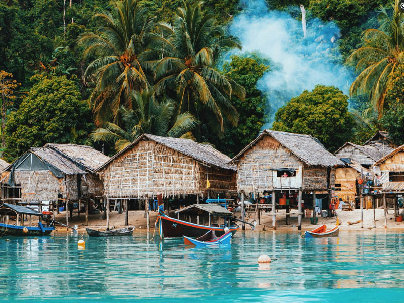 ที่เที่ยวพังงา หมู่บ้านมอแกน ( Moken village ) หมูบ้านกลางทะเล | พังงา 1748920588Sayhithailand01.jpg