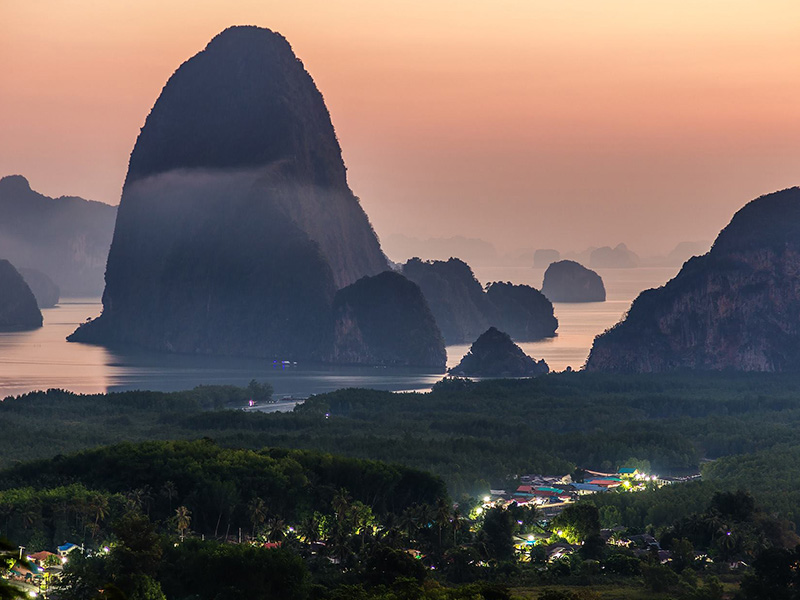 จุดชมวิวอ่าวโต๊ะหลี ( Ao Toh Lee Viewpoint ) อำเภอตะกั่วทุ่ง | พังงา 1748933313Sayhithailand02.jpg