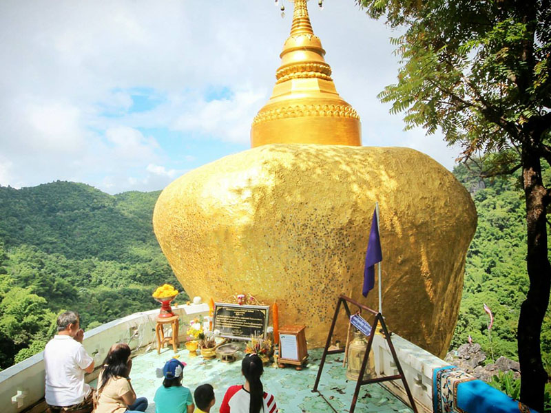 พระธาตุอินทร์แขวนจำลอง ( Replica of Phra That In Hang ) ณ พุทธอุทยานดอยผาสวรรค์|แพร่ 1749984841Sayhithailand01.jpg