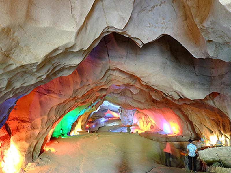 ที่เที่ยวแพร่ ถ้ำผานางคอย (Tham Phanangkoi ) พร้อมเปิดตำนานรักร้อยปี | แพร่ 1749985233Sayhithailand01.jpg