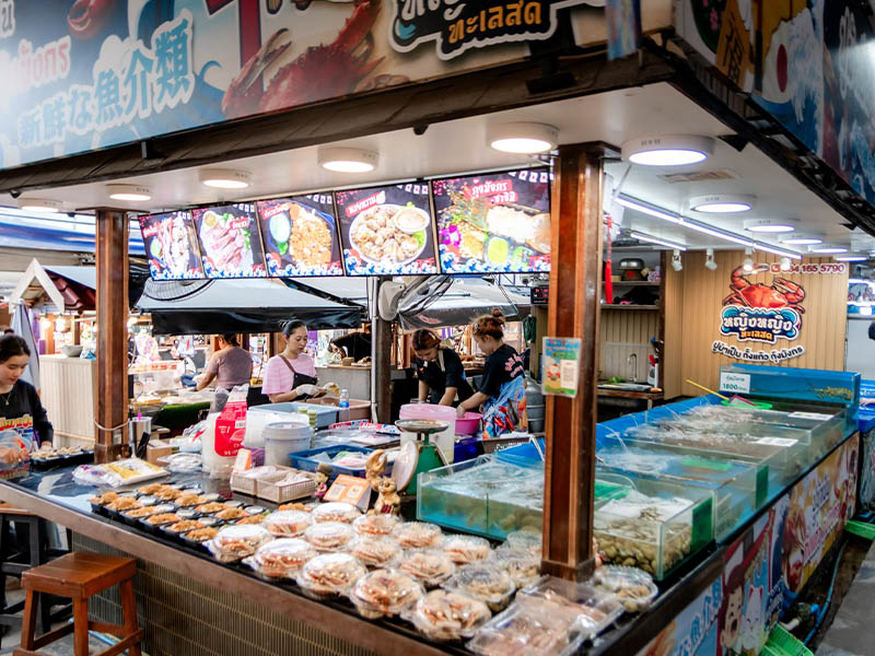 ตลาดอาหารทะเลสด ( ตลาดปลาบางแสน バンセン魚市場 ) สไตล์ตลาดปลาญี่ปุ่น | ชลบุรี 1751105433Sayhithailand02.jpg