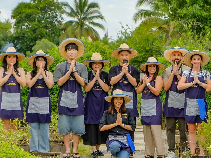 โรงเรียนสอนทำอาหารบ้านคุณยาย (Grandma's Home Cooking School ) อำเภอสารภี | เชียงใหม่ 1752408159Sayhithailand01.jpg