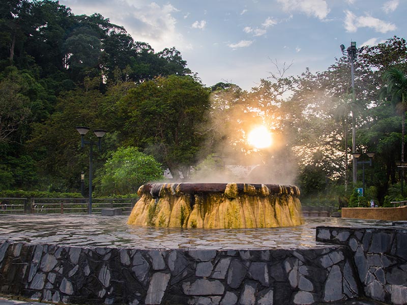 บ่อน้ำร้อนสวนสาธารณะรักษะวาริน (Raksa Warin Public Park Hot Spring ) เขานิเวศน์ | ระนอง 1753583563Sayhithailand01.jpg