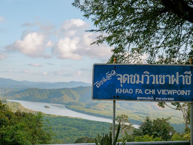 จุดชมวิวเขาฝาชี ( Khao Fa Chi Viewpoint ) อ.ละอุ่น | ระนอง 1753584426Sayhithailand02.jpg