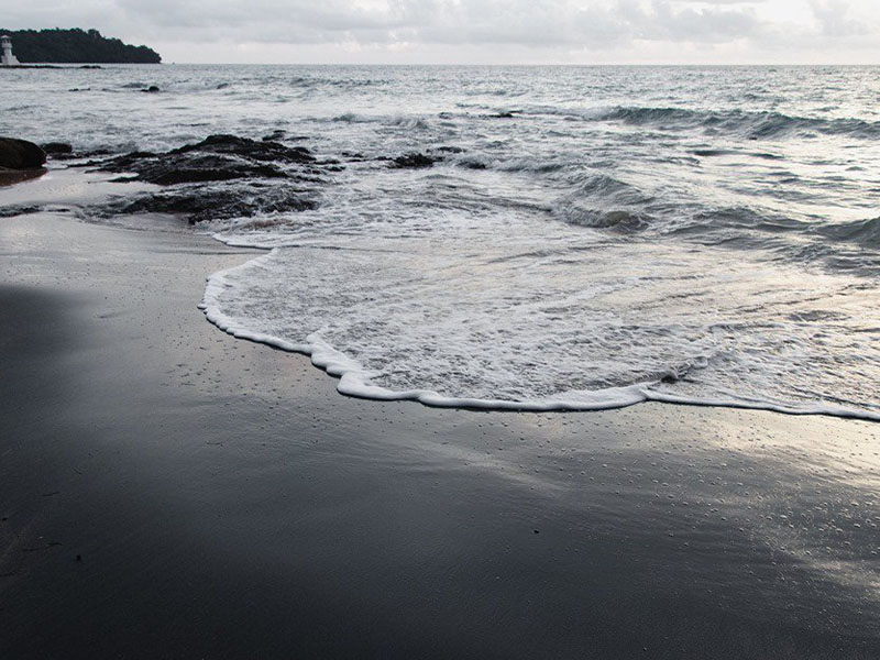 เกาะหาดทรายดำ ( Black Sand Beach Island ) | ระนอง 1753595678Sayhithailand01.jpg