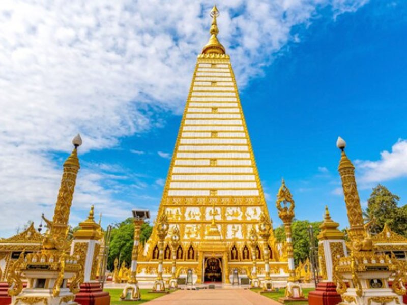 วัดพระธาตุหนองบัว ( Wat Phra That Nong Bua ) อำเภอเมือง | อุบลราชธานี 1760872186Sayhithailand02.jpg