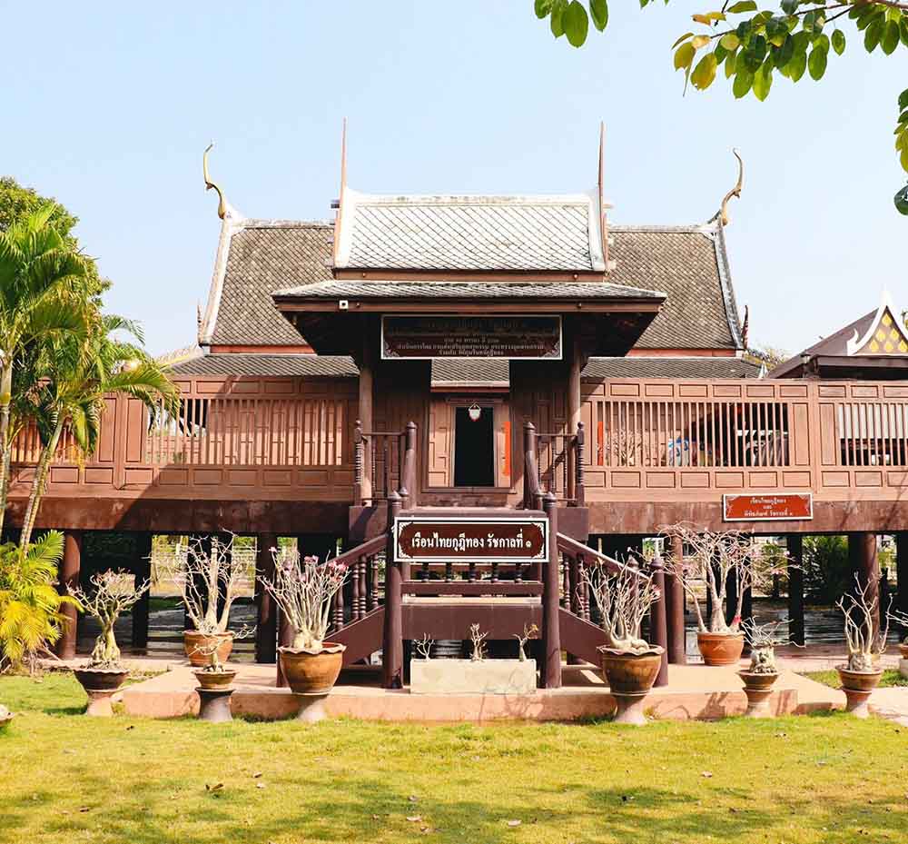 Tourist attractions: Wat Phumrin Kutithong, Amphawa District | Samut Songkhram