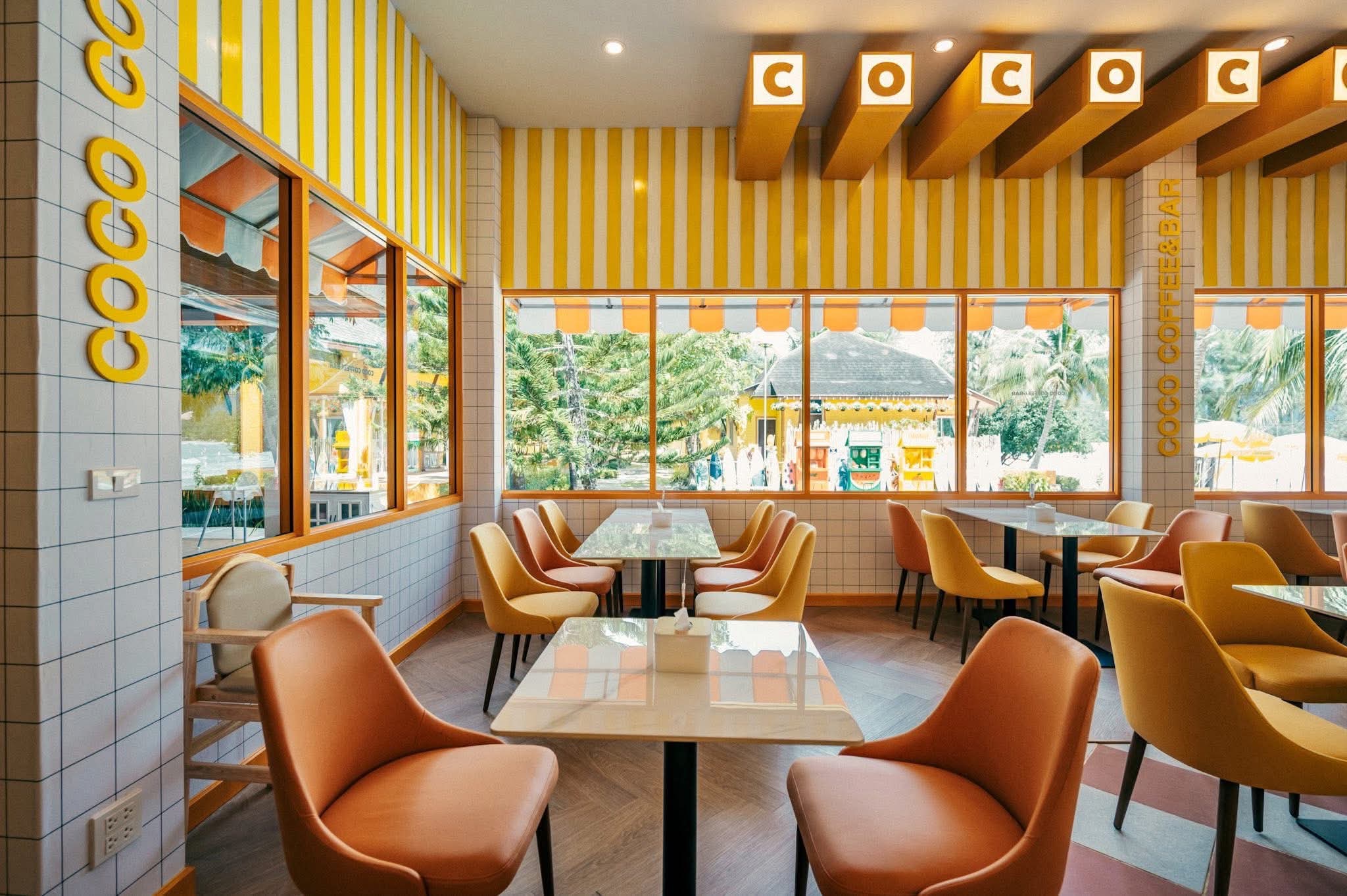 A cozy beachside café in Koh Chang / trat 