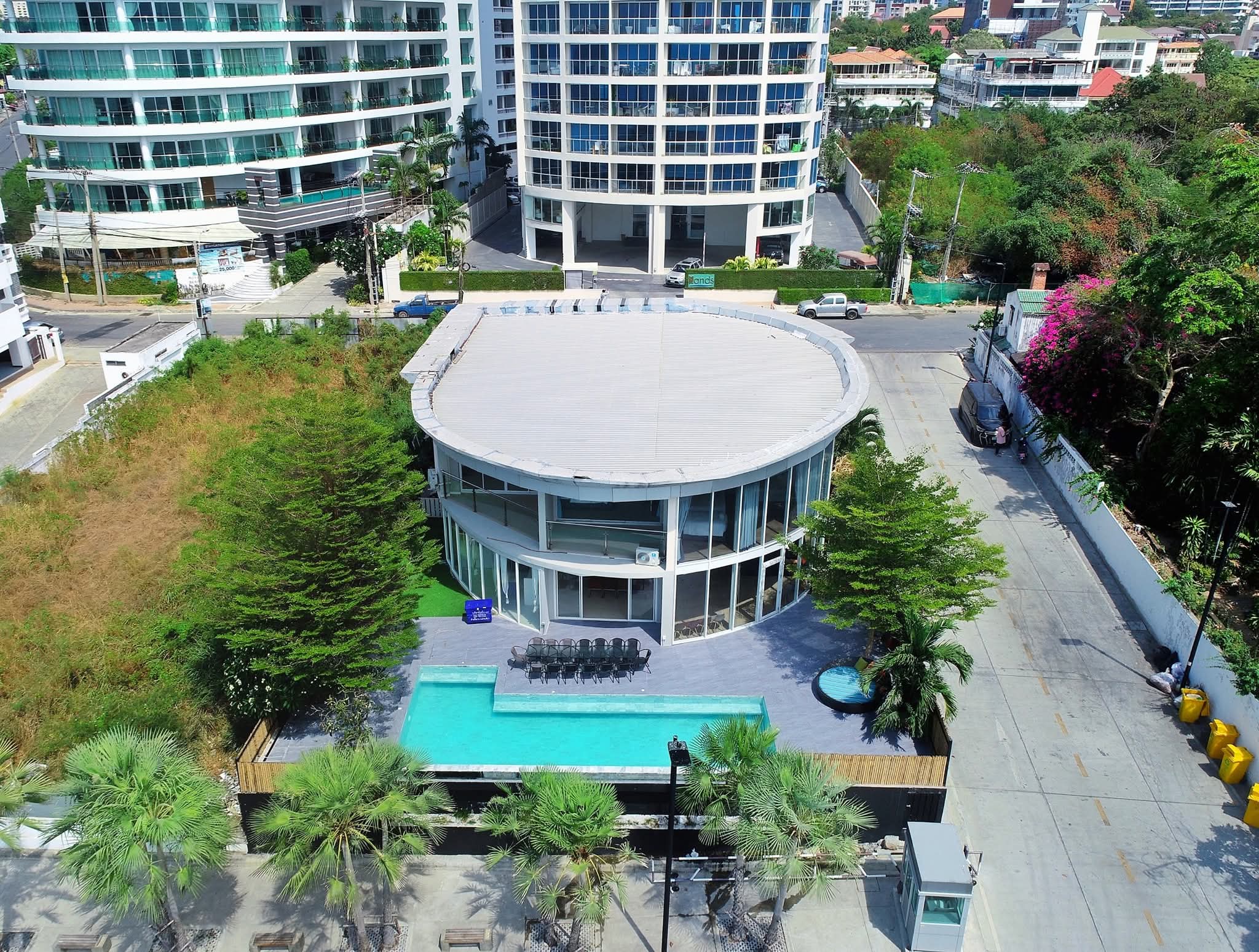 Beachfront villa (Dojopoolvilla beachfront) | Chonburi